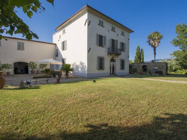 Location de vacances pour 10 personnes, avec terrasse et jardin à Vinci - 3