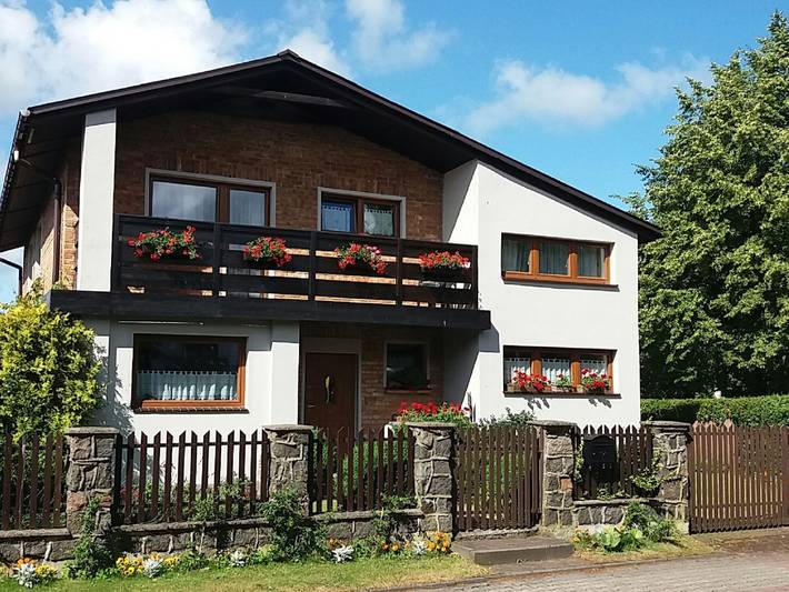 Ferienhaus für 8 Personen, mit Balkon und Terrasse sowie Garten in Ustka