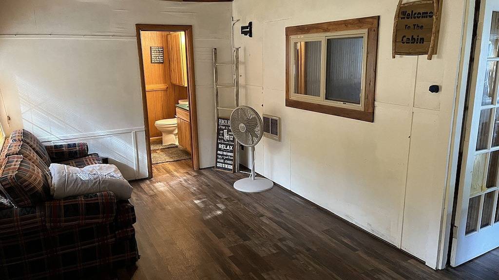 Classic Lake Sallie Hideaway with Wonderful Sunset Views in Becker County