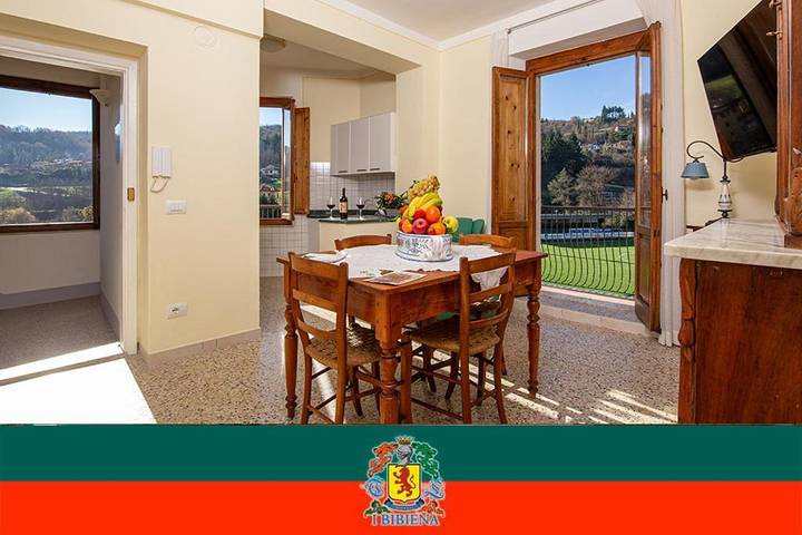 Agriturismo per 4 persone, con terrazza e panorama in Pratovecchio Stia