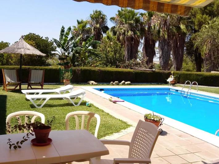 Apartamento de vacaciones para 2 personas, con jardín además de piscina y vistas, Se admiten mascotas en Sierra de Cádiz - 2