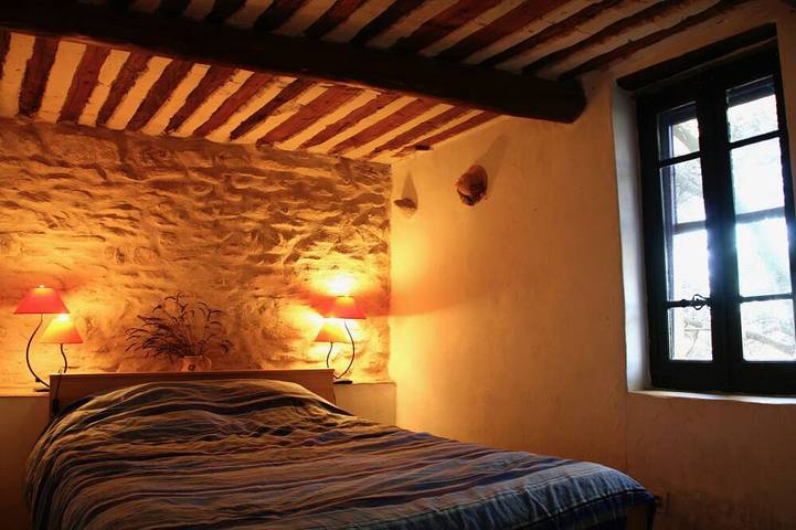 Gîte pour 4 personnes, avec jardin, animaux acceptés à Saint-Hippolyte-le-Graveyron - 2