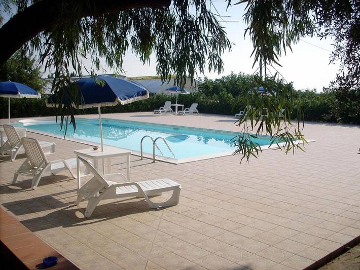 Casa vacanza per 5 persone, con Terrazza e Giardino nonché Piscina a Bernalda