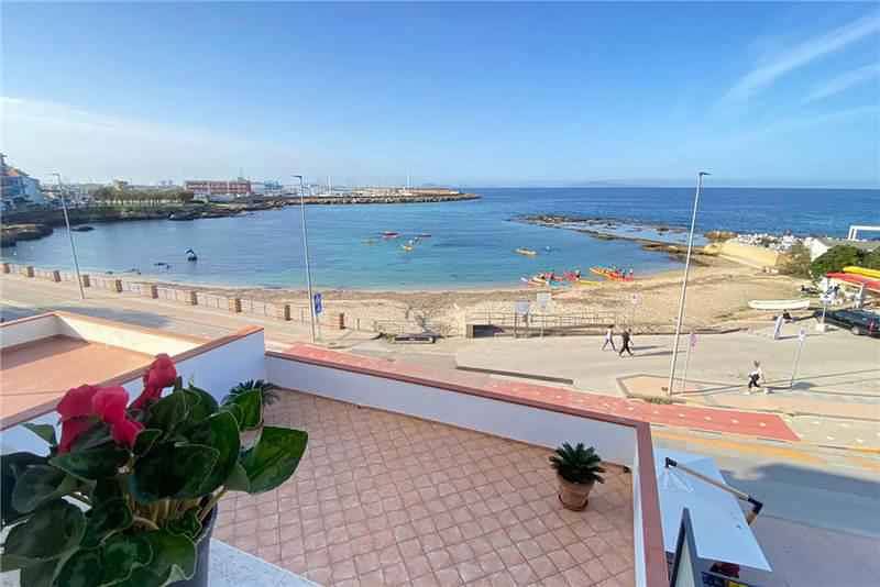 Apartamento vacacional entero, Holiday apartment mit Meerblick  in Porto Torres, Provincia de Sassari