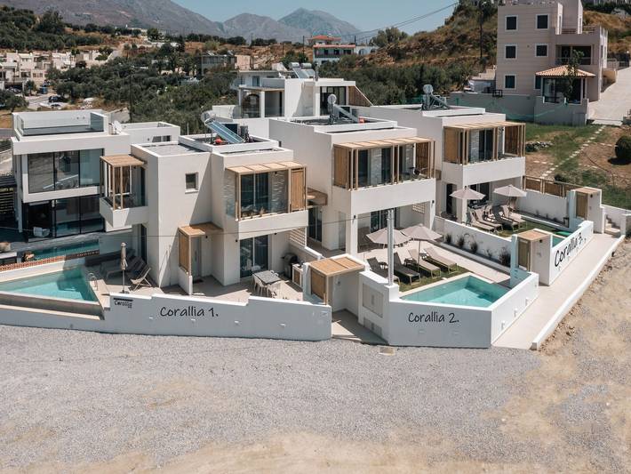 Location de vacances pour 5 personnes, avec balcon ainsi que piscine et jardin, adapté aux familles à Plakias