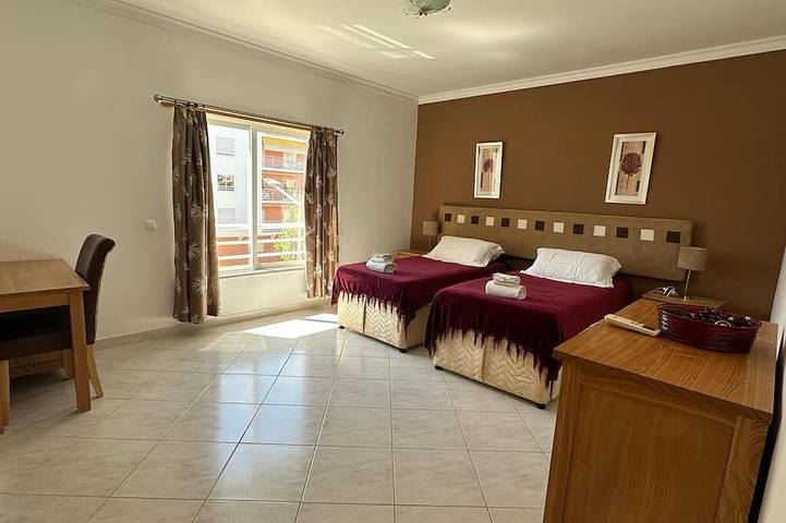 Appartement entier, Appartement de luxe 7 étoiles avec Internet Wifi gratuit in Armação de Pera, District de Faro