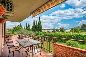 Ferienwohnung für 3 Personen, mit Seeblick und Balkon/Terrasse in Umbrien
