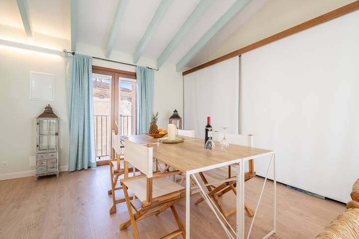 Studio entier, Appartement 'Can 32 2 Habitaciones' avec vue sur la montagne et climatisation in Pollença Town, Pollença