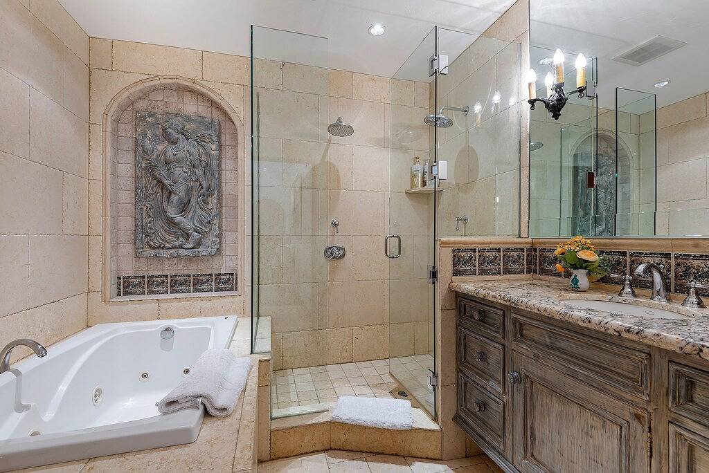 Ganze Wohnung, Luxury Seaside Getaway - 2 Blocks zum Strand und der Stadt in Santa Barbara, Santa Barbara County