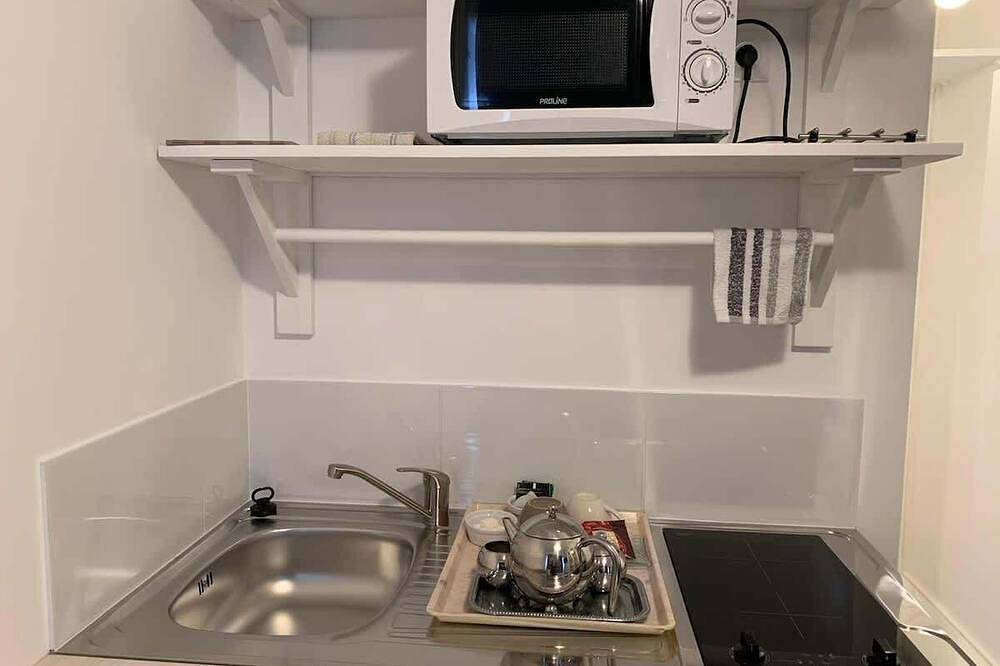 Ganze Wohnung, Luxury studio in quiet Neuilly with a garden, near the Bois metro station in Neuilly-sur-Seine, Hauts-de-Seine