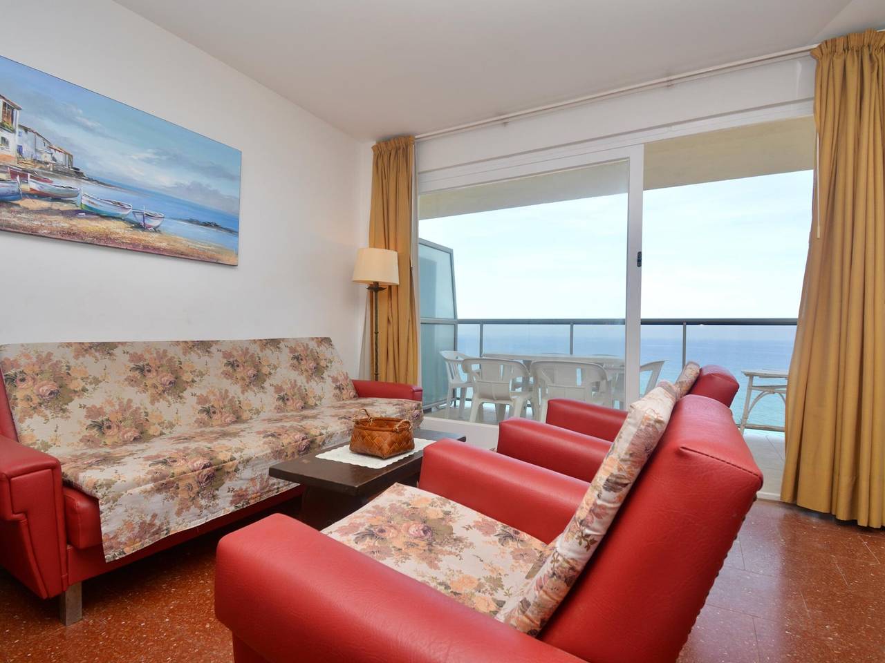 Entire apartment, 2-bedroom apartment with terrace, sea view and parking in Platja d'Aro in Platja d'Aro, Costa Brava