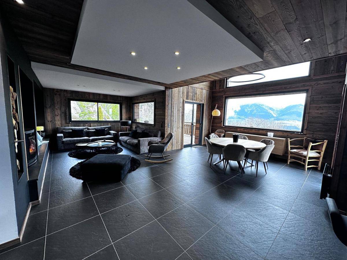 Chalet in Font-Romeu-Odeillo-Via, Parque Natural Regional de los Pirineos Catalanes