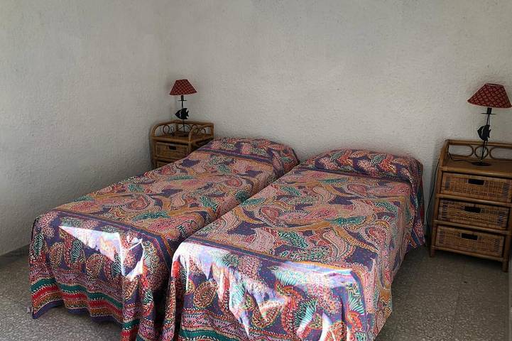 Gîte pour 5 personnes, avec jardin ainsi que balcon et jacuzzi dans Plage de la Roya - 3