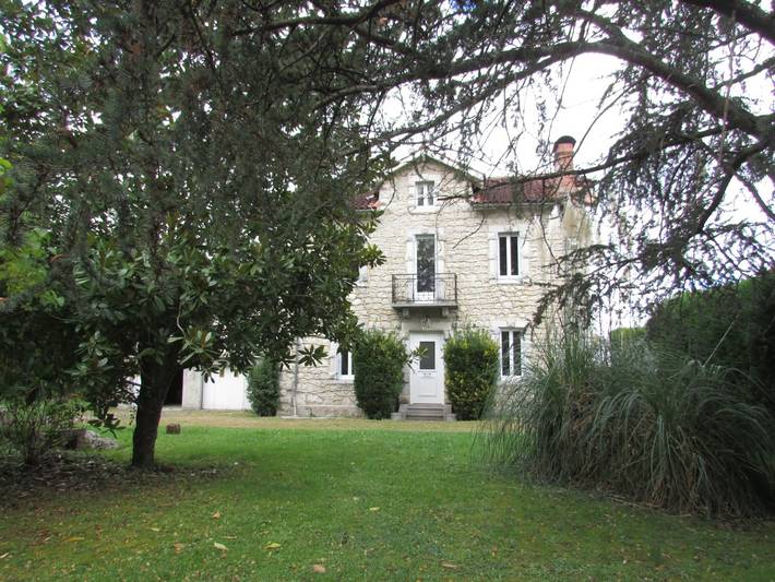 Gîte pour 9 personnes, avec jardin et balcon
