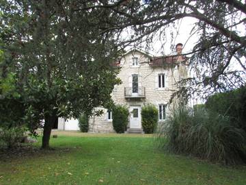 Gîte pour 9 personnes, avec balcon et jardin à Arudy
