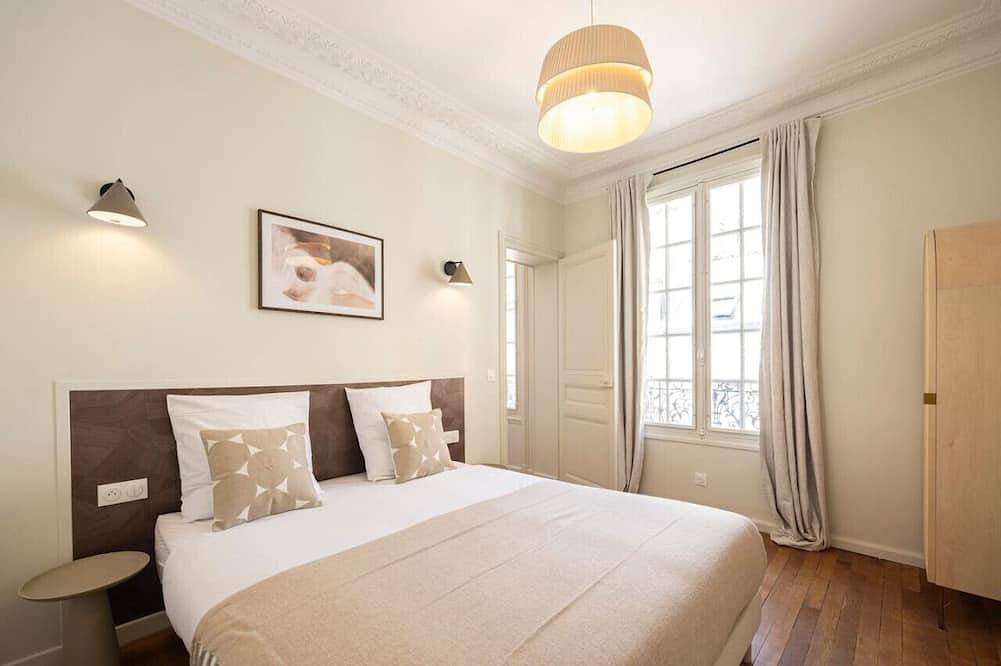 Entire apartment, Spacious apartment near the 19th arrondissement in Le Pré-Saint-Gervais, Seine-Saint-Denis
