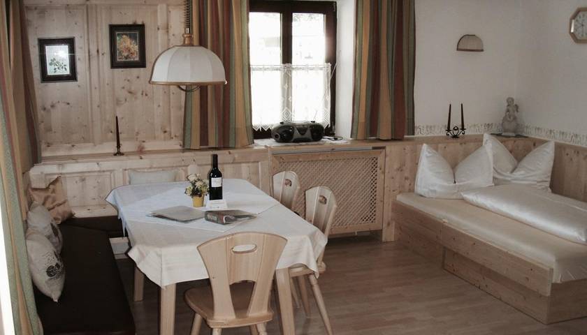 Bauernhaus für 3 Personen, mit Balkon und Ausblick sowie Garten, mit Haustier in Innsbruck und Umgebung - 4