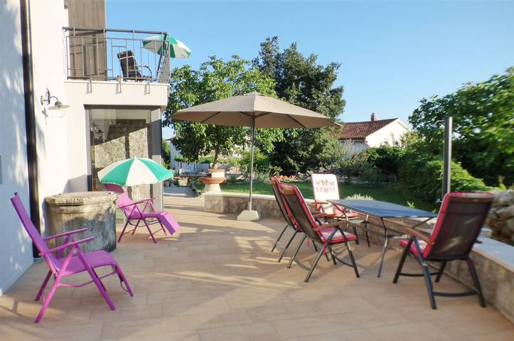 Ferienhaus für 7 Personen, mit Balkon/Terrasse in Pinezici