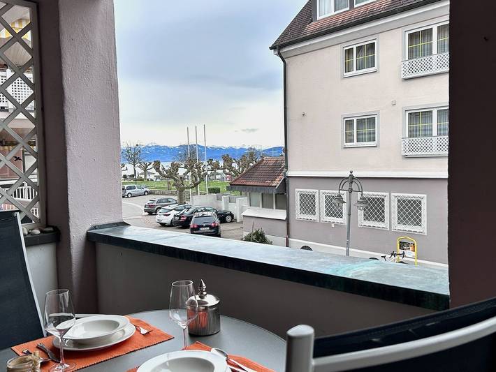Ferienwohnung für 2 Personen, mit Balkon und Seeblick sowie Ausblick in Langenargen - 2