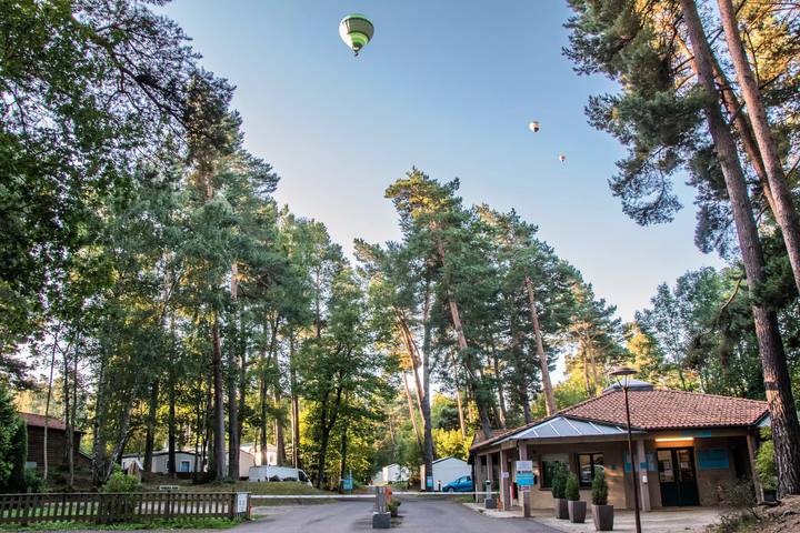 Camping pour 6 personnes, avec terrasse, animaux acceptés en Auvergne - 2