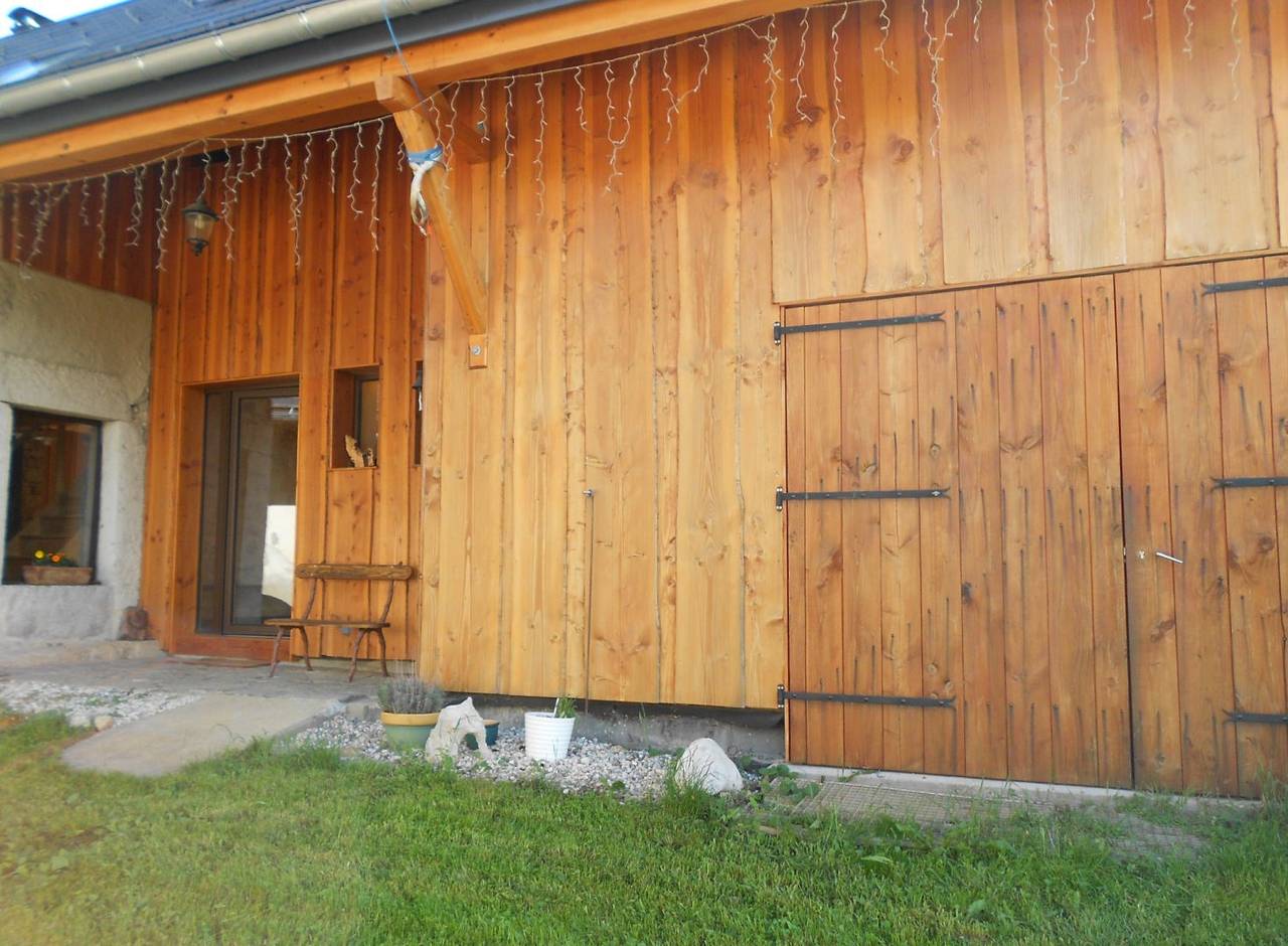 Ecogîte La Salamandre du Glesy in Saint-Bernard, Isère