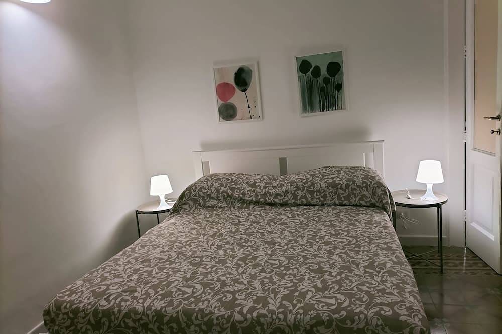 Entire apartment, Large and very central apartment just renovated in Reggio Calabria, Reggio Calabria Province