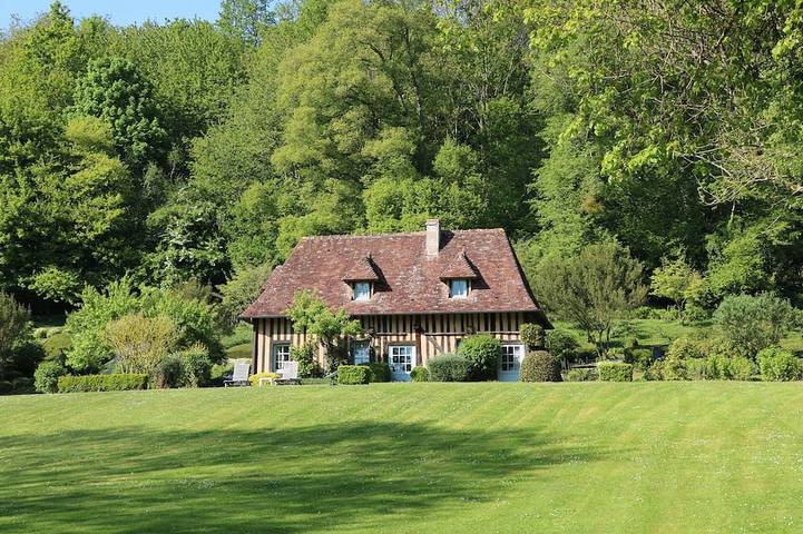 Location de vacances pour 4 personnes, avec Terrasse et Jardin ainsi que Piscine et Sauna à Saint-Hymer