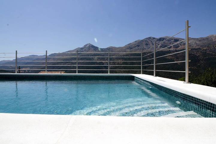 Casa de vacaciones para 3 personas, con piscina además de balcón y jacuzzi - 1