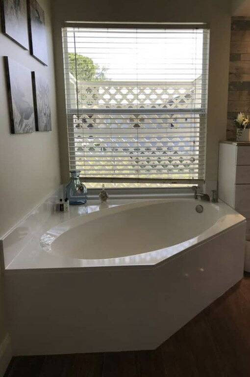 Stylish Waterfront Home w/Heated Pool, 8 miles to the Beach, Close to Shopping. in Port St. Lucie, St. Lucie County