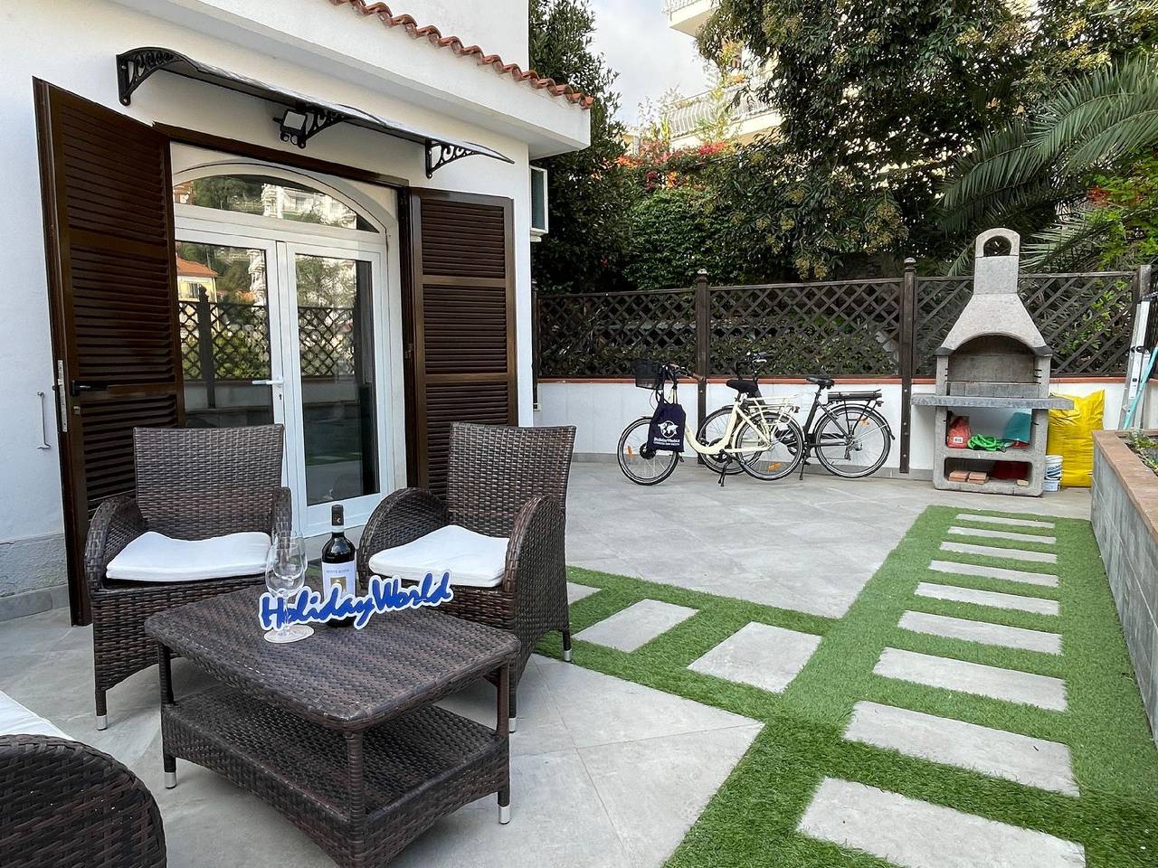 Geheel vakantieappartement, The Paradise of Via Dante by Holiday World in San Remo, Sanremo Gemeente