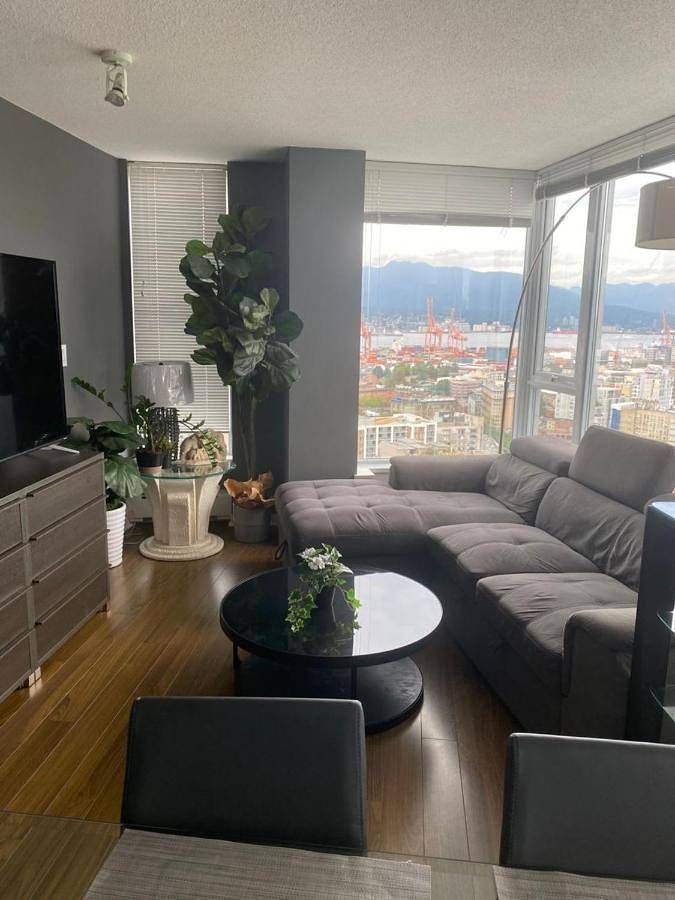 Apartamento para 7 personas, con terraza y piscina además de jacuzzi y sauna en Vancouver