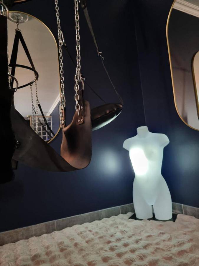 Appartement entier, La Volupté Love Room Jacuzzi Baignoire in Bétheniville, Marne