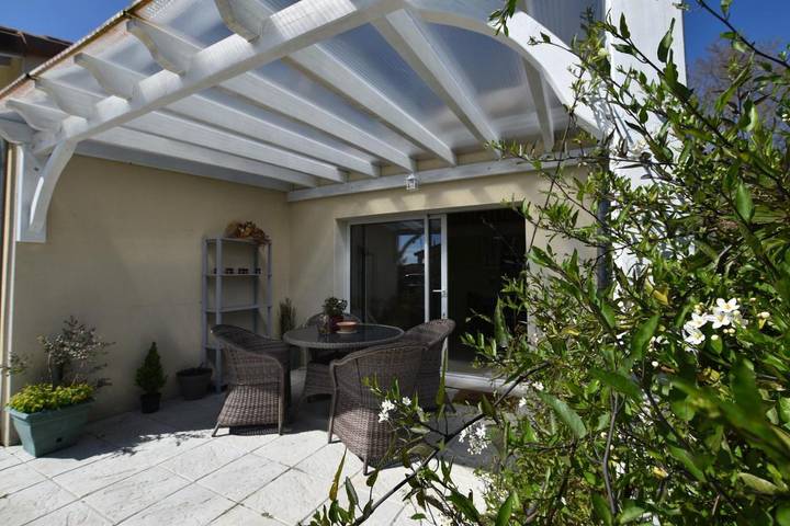 Appartement de vacances pour 4 personnes, avec vue et jardin