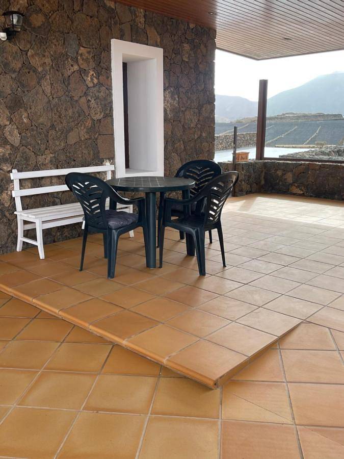 Casa rural para 5 personas, con vistas además de piscina y jardín en Tinajo - 4