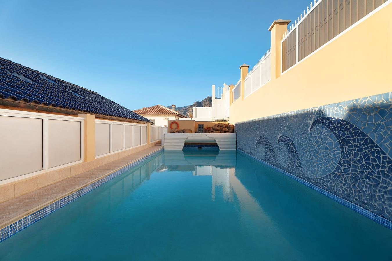 Apartamento entero, Casa de vacaciones "Great Sunset Views Los Gigantes" con piscina compartida y Wi-Fi in Playa de los Guíos, Santiago del Teide