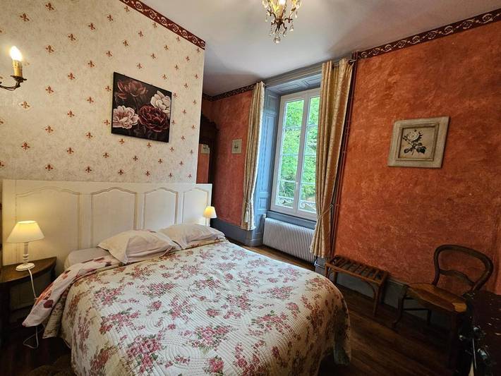 Chambre d’hôte pour 4 personnes, avec vue ainsi que jardin et terrasse à Lezoux - 2