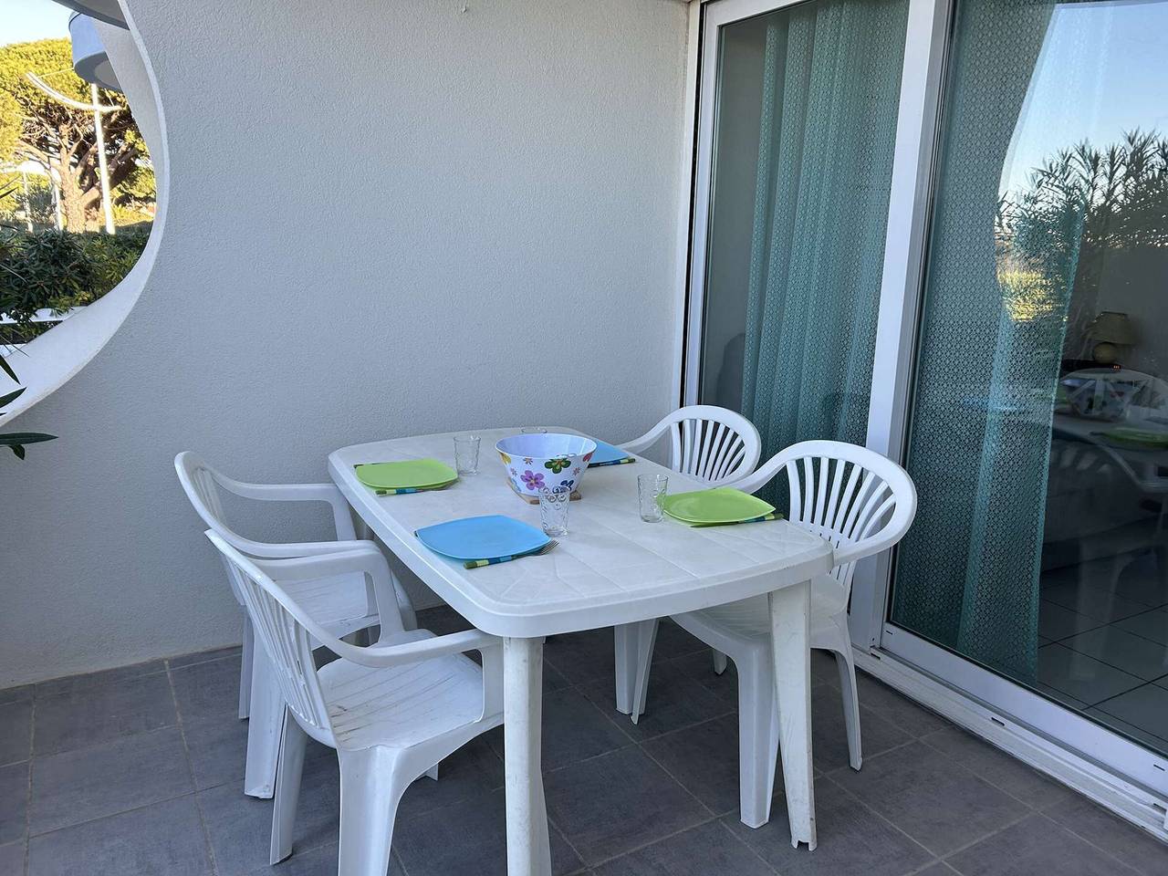 Ganze Wohnung, Port Camargue, 2-Zi klimatisiert, Terrasse, Parkplatz, Haustiere erlaubt in Port Camargue, Le Grau-du-Roi