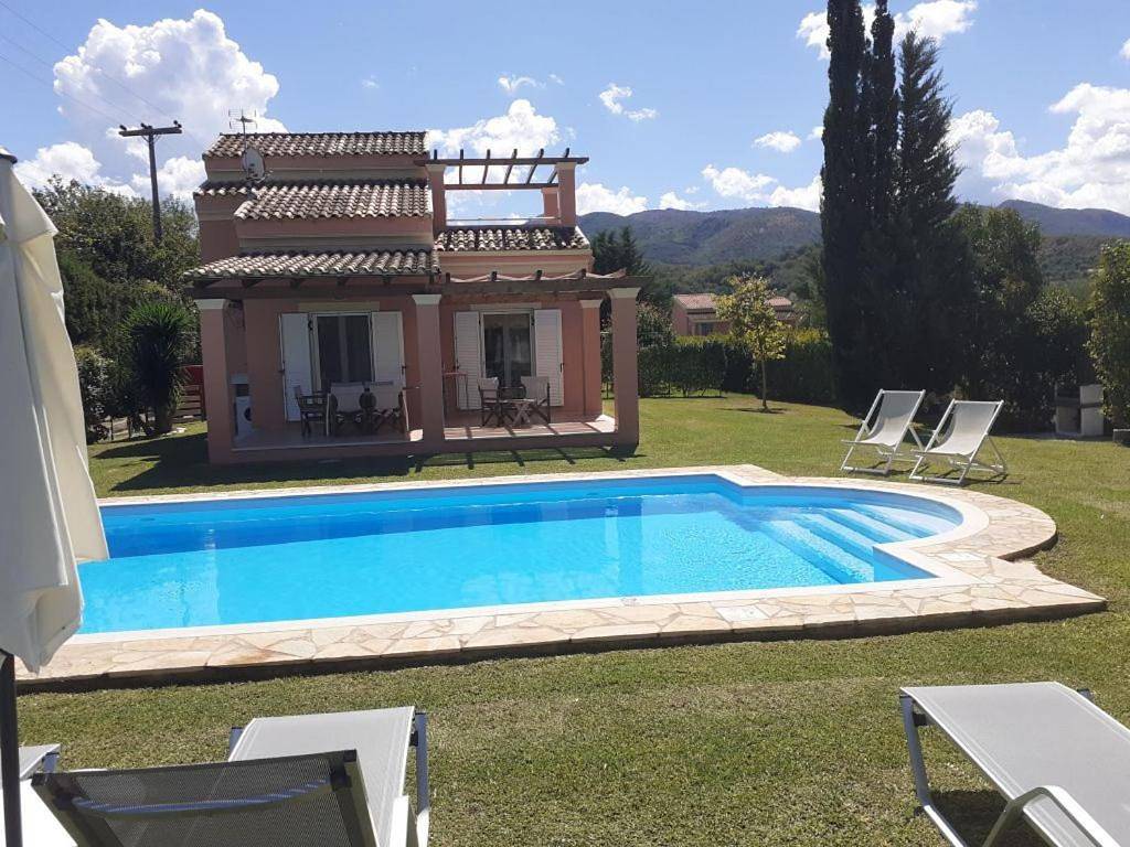 Two-Bedroom House in Παραλία Αλμυρού, Κέρκυρα