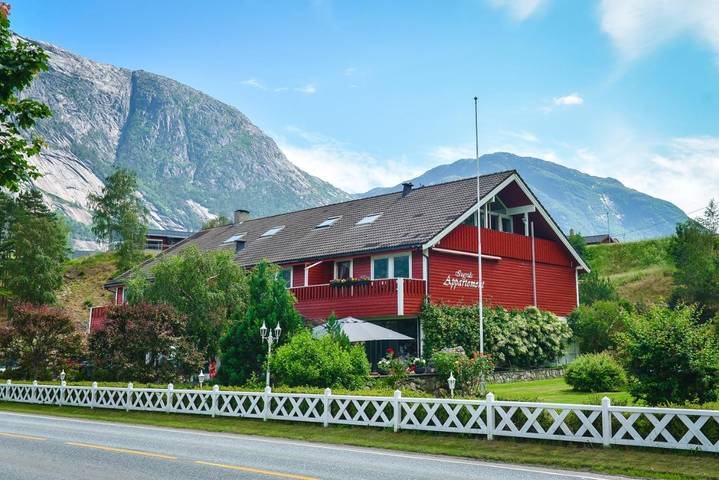 Maison de vacances pour 6 personnes, avec Terrasse ainsi que Jardin et Vue dans Eidfjord