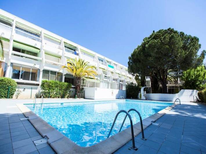 Gîte pour 6 personnes, avec balcon et piscine, adapté aux familles dans Golf de la Grande Motte
