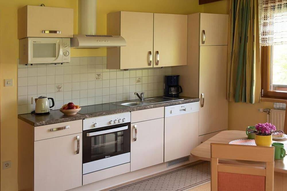 Apartment / 1 bedroom / shower, Wc - Lindenhof **, Guesthouse in Rauris, Ski Amadé