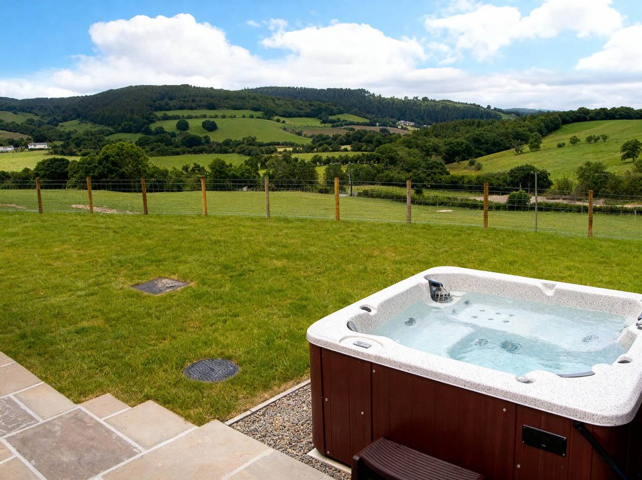 Tyn Y Celyn Canol in Denbighshire