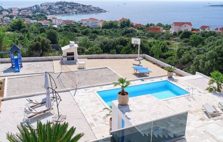 Villa pour 8 personnes, avec Balcon ainsi que Balcon/Terrasse et Terrasse à Sevid