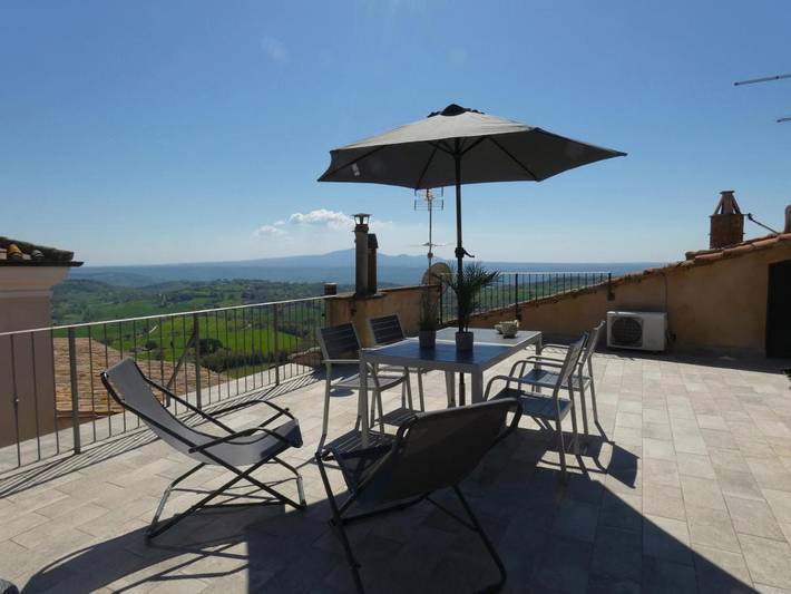 Gîte pour 4 personnes, avec Balcon ainsi que Terrasse et Vue à Lugnano in Teverina