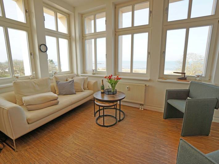Ganze Ferienwohnung, Villa Anna - Meerblick - erste Reihe in Drei Kaiserbäder, Heringsdorf