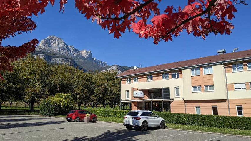 Hôtel pour 2 personnes, avec Terrasse et Jardin ainsi que Piscine et Vue