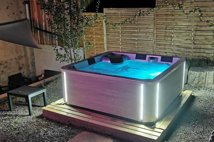 Location de vacances pour 8 personnes, avec jardin et jacuzzi, animaux acceptés à Provenchères-sur-Fave