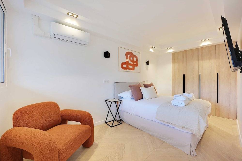 Geheel appartement, Charmant apt met Ac en balkon -2Br-4P- Suresnes in Suresnes, Hauts-de-Seine