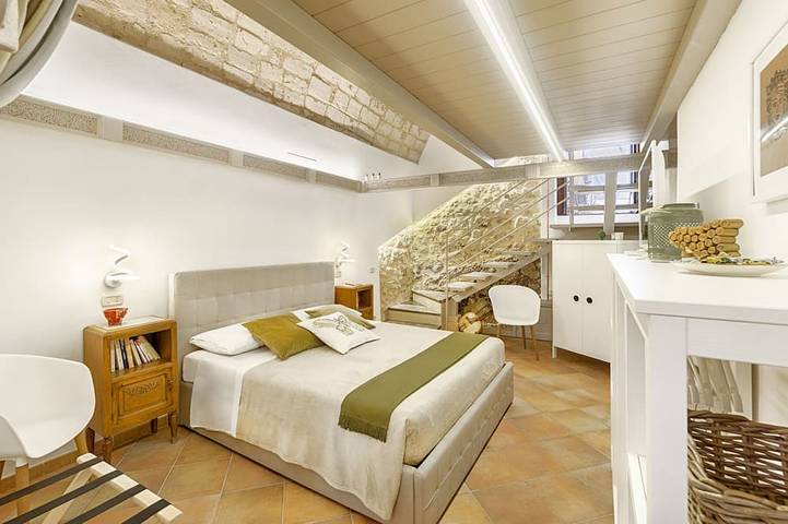 Mario Leggio 83, as at home in Ragusa, Ragusa Province