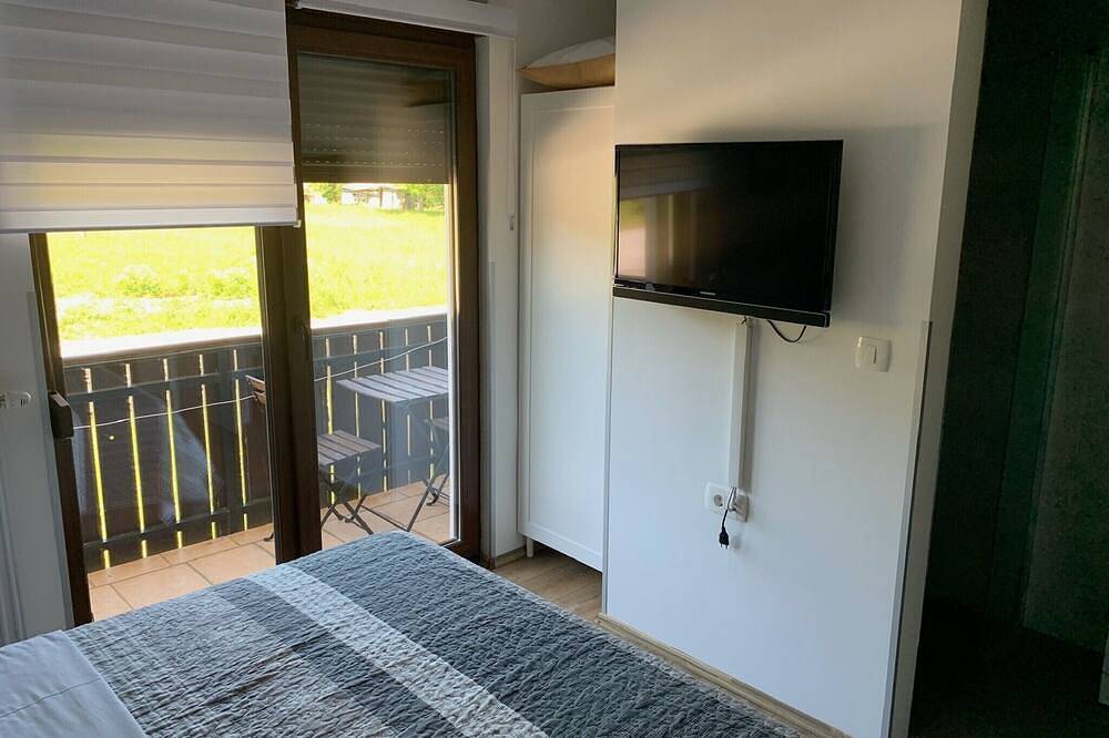 Guesthouse Family Bosnic - Double Room with Balcony - 3 - 3 in Smoljanac, Plitvicer Seen